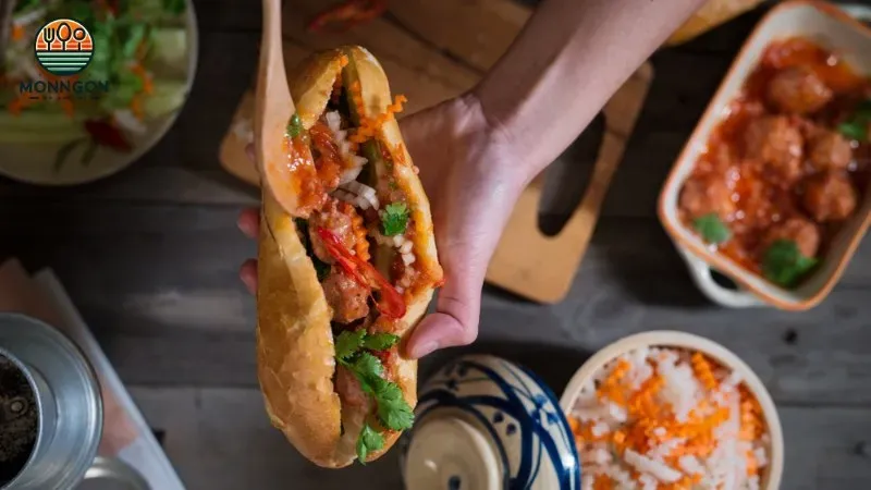 Địa chỉ quán bánh mì xíu mại nổi tiếng ở Đà Lạt