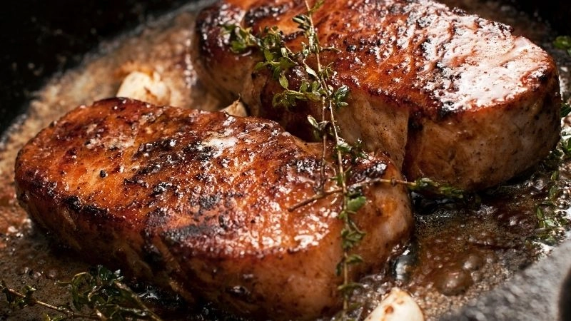 Tuyệt kỹ giữ trọn nước ngọt khi chiên thịt lợn