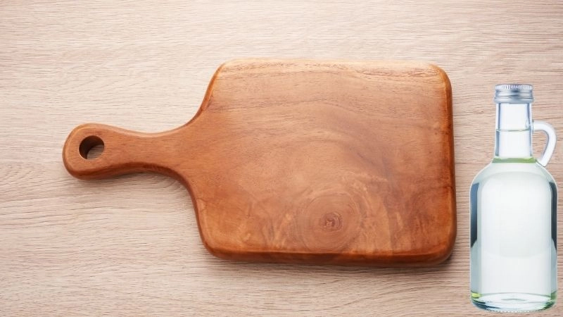 Diệt nấm mốc hiệu quả với giấm trắng